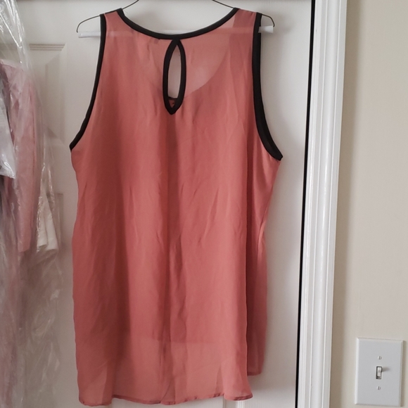 Top - Picture 2 of 2